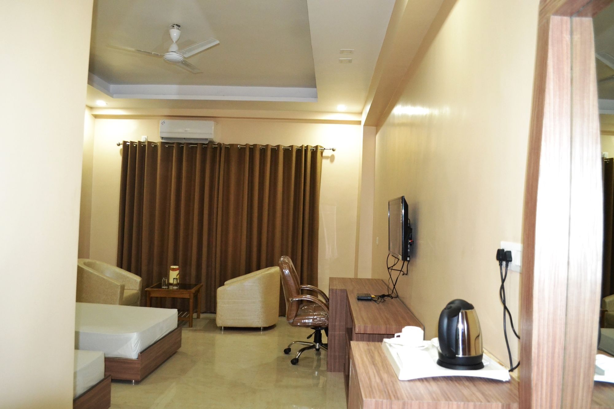 גאיה Hotel Siddhartha International מראה חיצוני תמונה